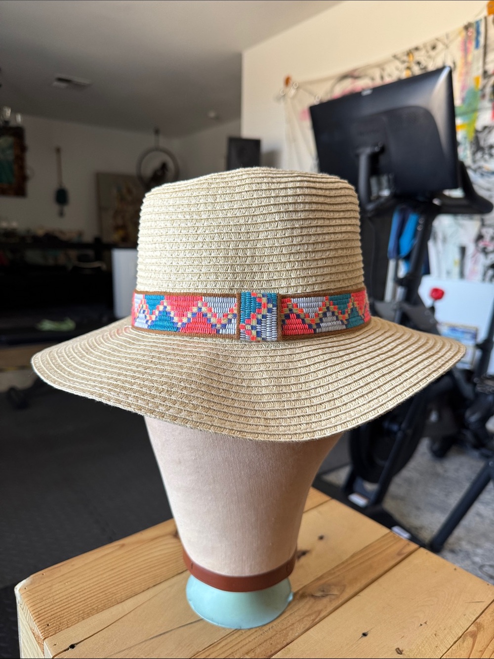 NWT Straw Fedora Hat with Multicolor Aztec Band - Beige